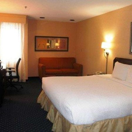 Quality Inn & Suites- Valparaiso Extérieur photo