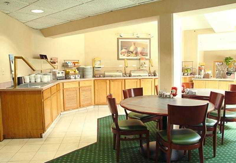 Quality Inn & Suites- Valparaiso Restaurant photo